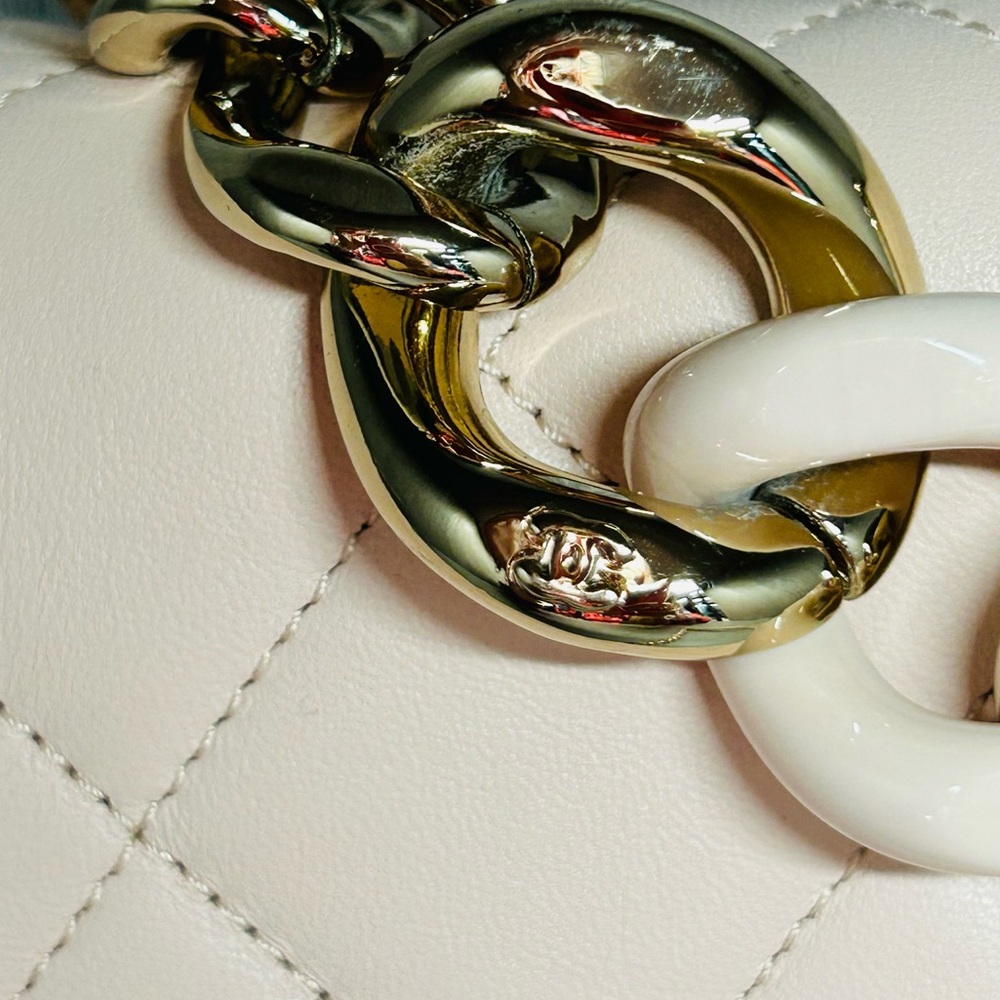 Chanel Beige Nude Flap Bag - Lambskin Quilted Resin Bi-Color Chain - Picture 5 of 11